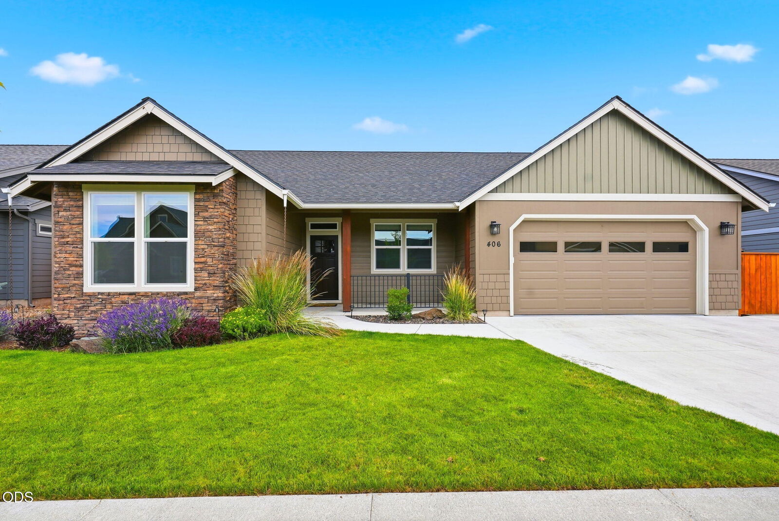 Property Photo: 406 SE Sumner Drive OR 97754