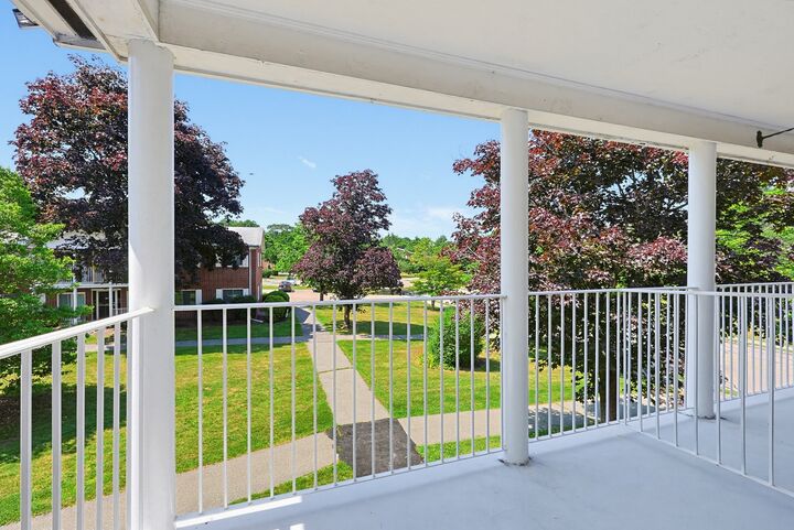Property Photo: 31 Bayberry Dr 4 MA 02067