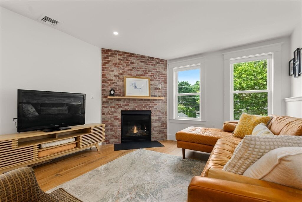 Property Photo:  41-43 Elliot St 2  MA 02062 
