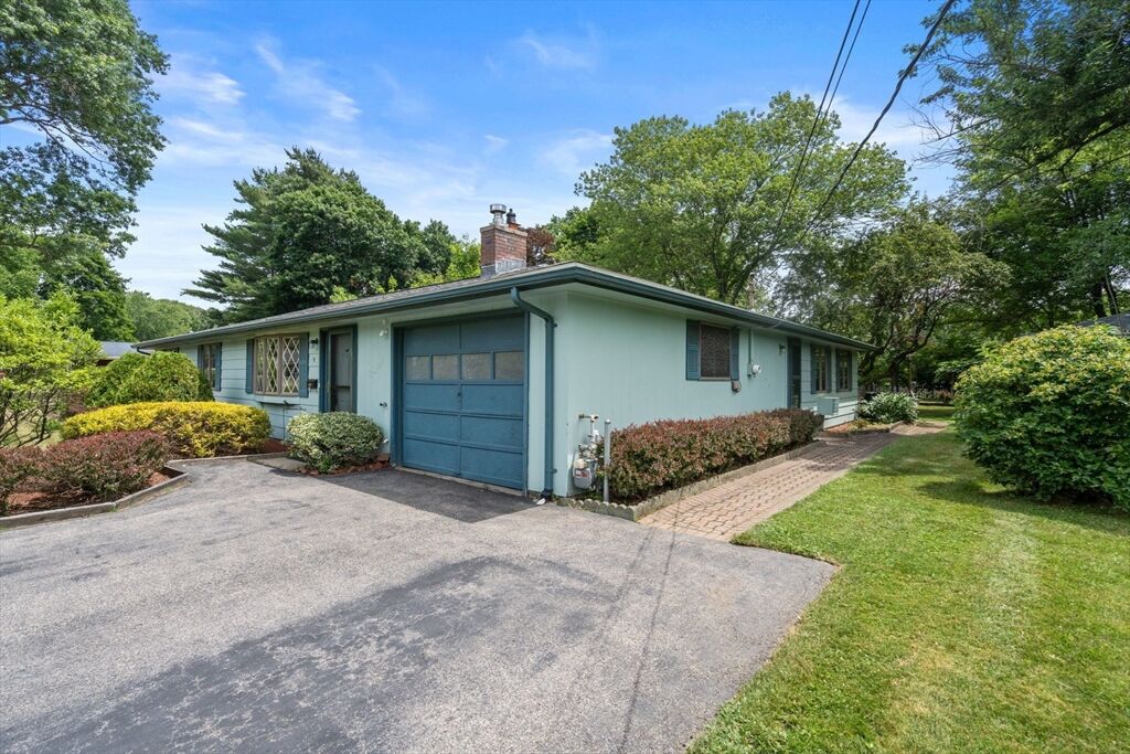 Property Photo:  5 Sunset Rd  MA 01754 