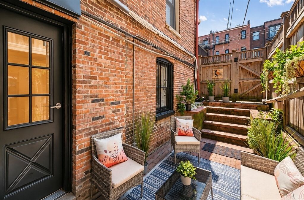 Property Photo:  16 Claremont Park 1  MA 02118 