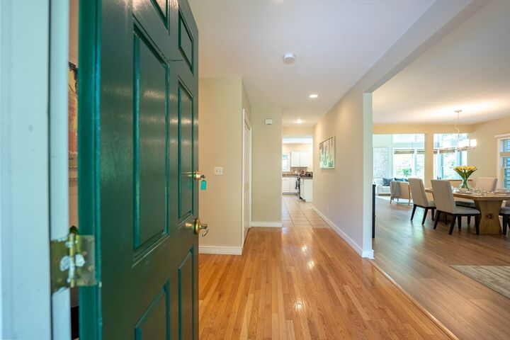 Property Photo:  25 Livermore Ln 25  MA 02493 
