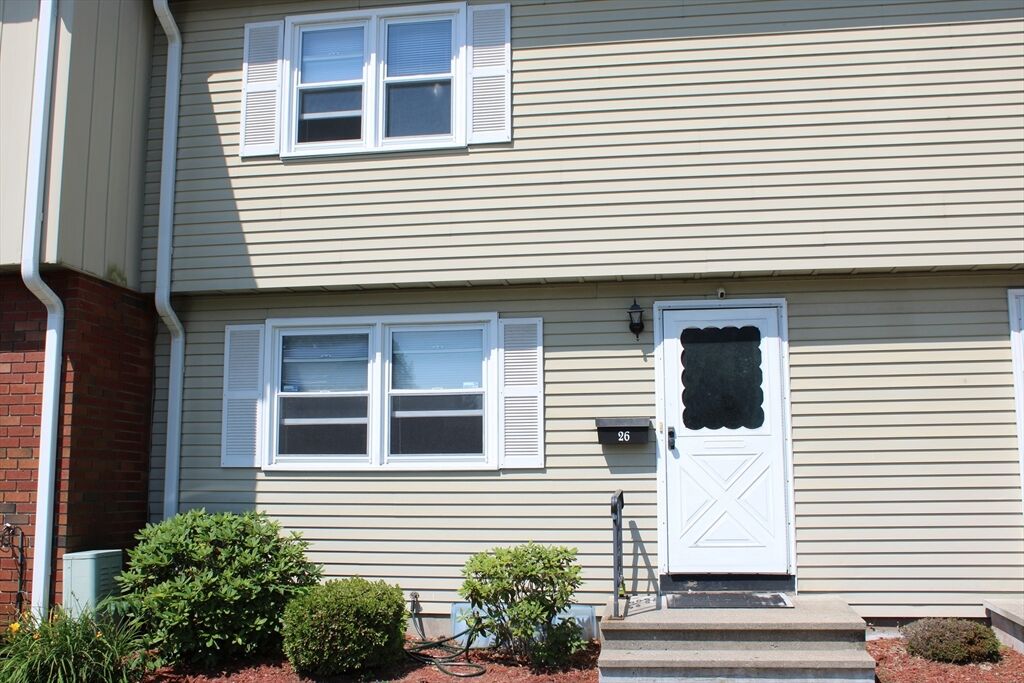 Property Photo:  26 Yorktown Ct 26  MA 01020 