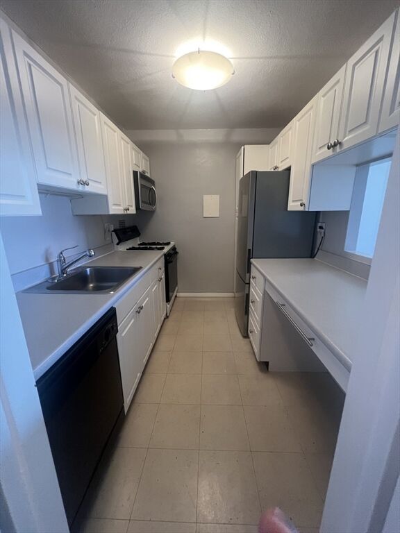 Property Photo:  8 Whittier Place 4D  MA 02114 