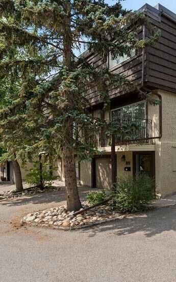 Property Photo: 3130 66 Avenue SW 810 AB T3E 5K3