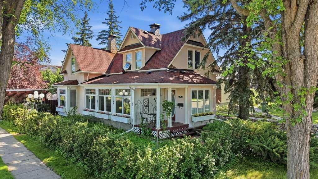 Property Photo: 4714 48 Avenue AB T9A 0M3