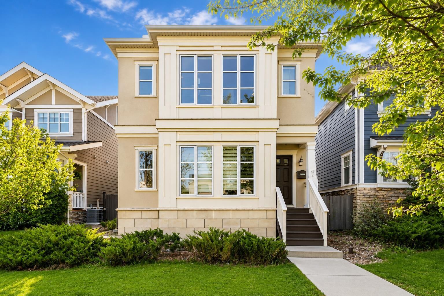Property Photo:  3804 Sarcee Road SW  AB T3E 7W9 