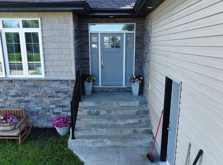 Property Photo: 805 7 Avenue AB T0H 1P0