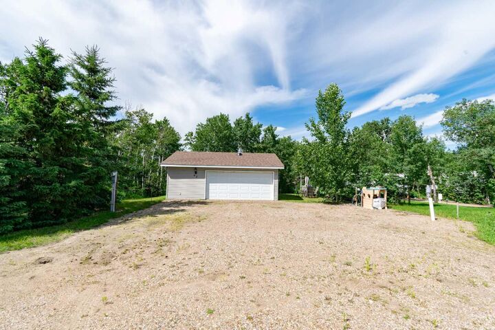 Property Photo: 42 Buffalo Lane AB T0C 2L0