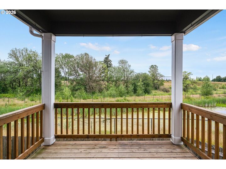 Property Photo:  1043 N Fairhope Pl  WA 98642 