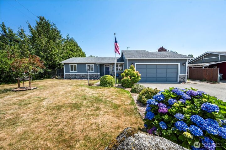 Property Photo: 412 Eighth Street WA 98230