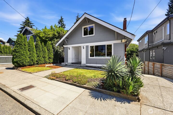 Property Photo: 4318 1st Avenue NE WA 98105