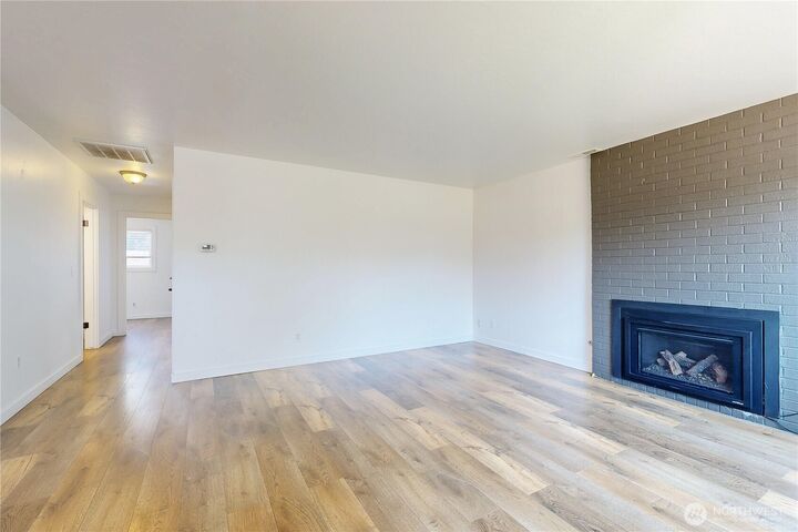 Property Photo:  625  White Street  WA 99362 