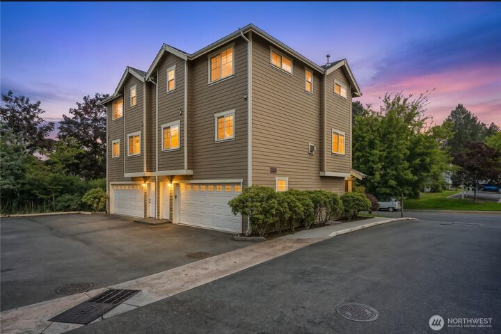 Property Photo: 21410 50th Avenue W 2 WA 98043