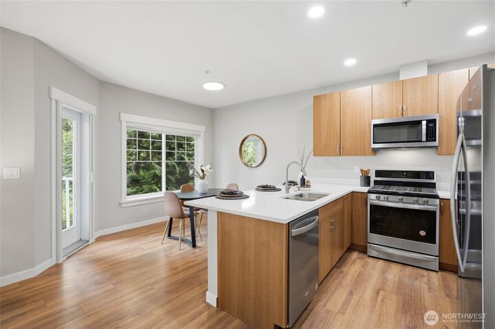 Property Photo: 14140 SE 171st Way E204 WA 98058