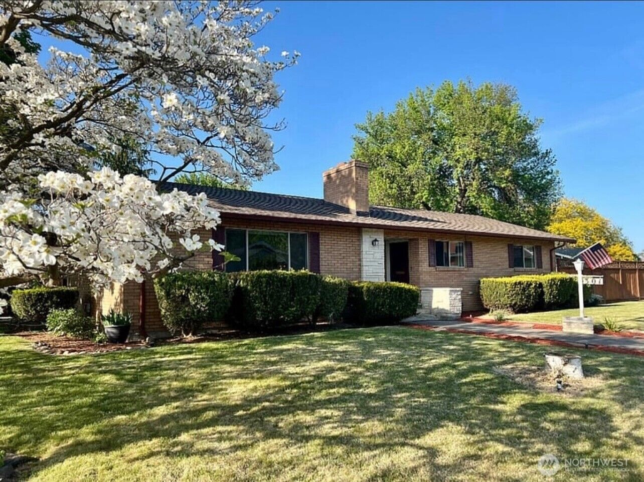 Property Photo:  301 NE A Street 1,2,3  WA 99324 