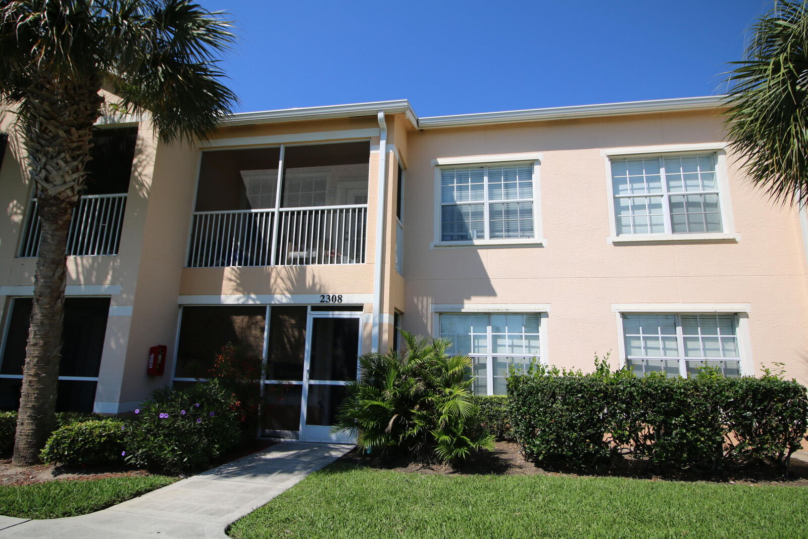 Property Photo: 2308 57th Circle 2308 FL 32966