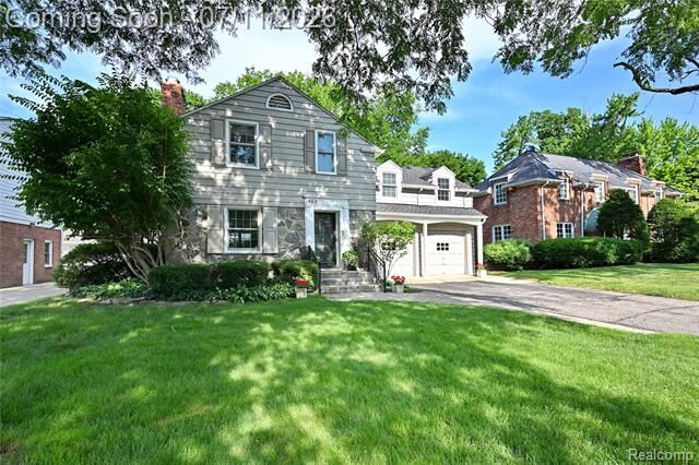 Property Photo:  465 Kimberly Street  MI 48009 
