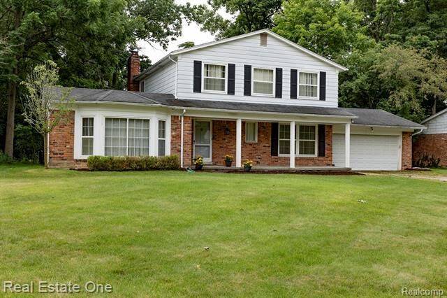 Property Photo:  4259 Pinecroft Court  MI 48322 