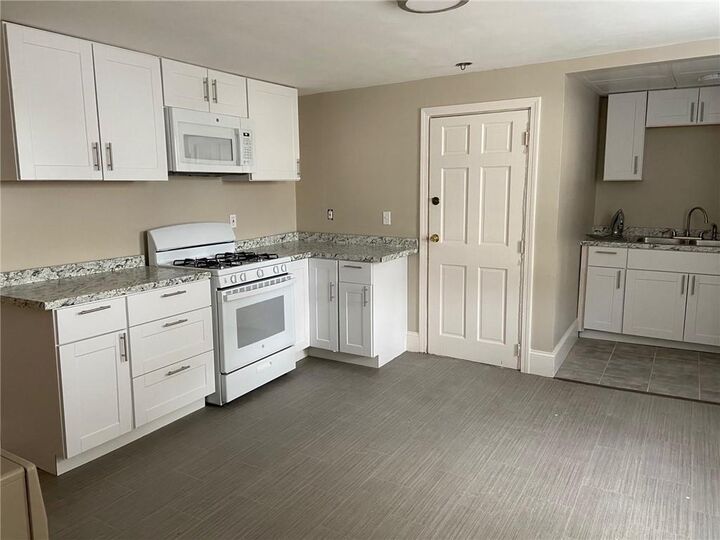Property Photo:  217 State Street 1R  RI 02809 