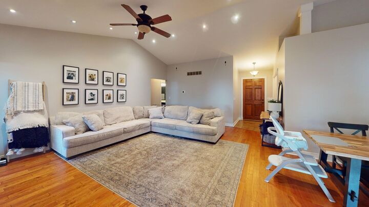 Property Photo:  1715 N Pine Grove St  KS 67212 