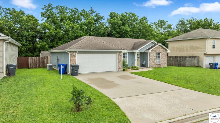 Property Photo:  2705 Wild Rose  MO 65301 