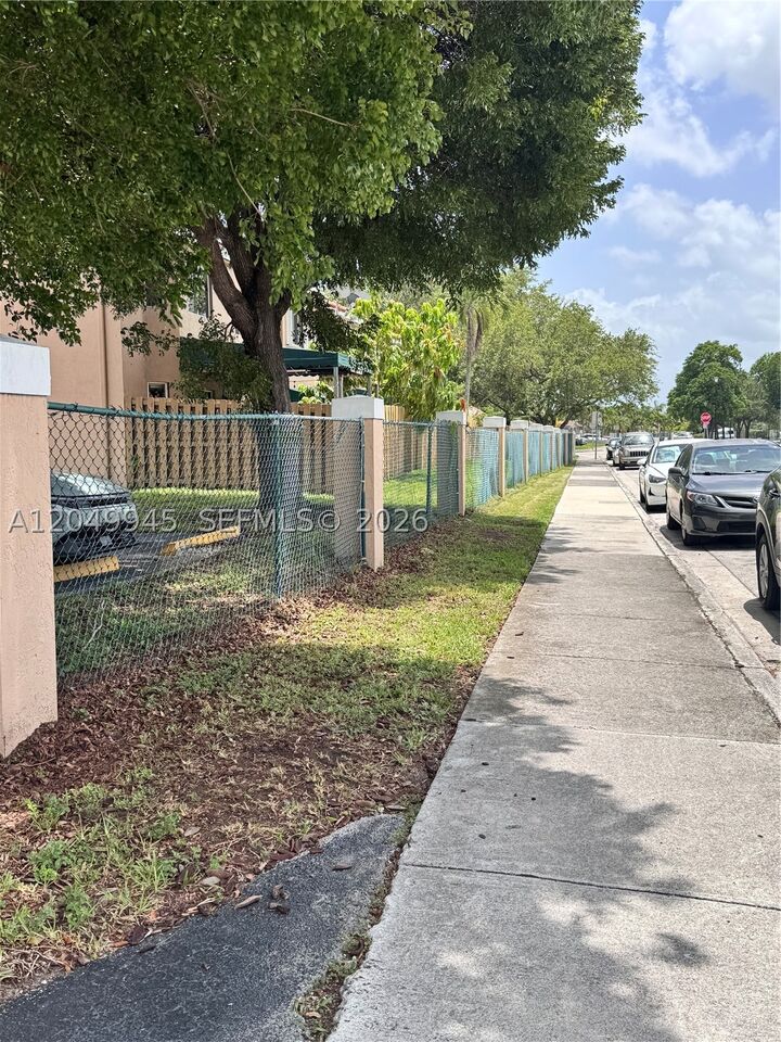 Property Photo: 13165 SW 64th Ter 1006 FL 33183