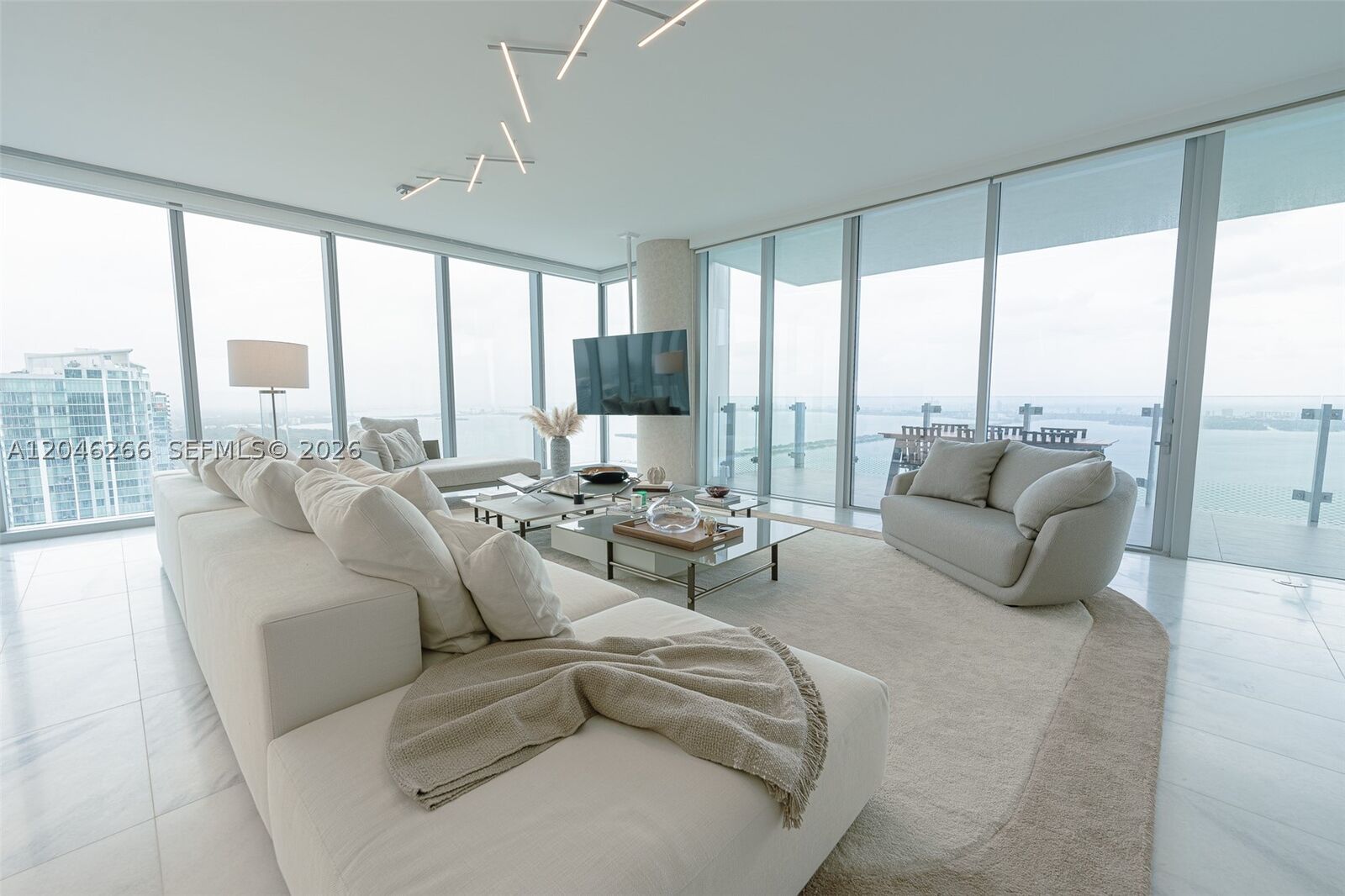Property Photo:  700 NE 26th Ter 4901  FL 33137 