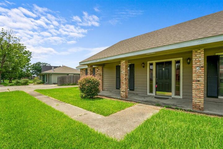 Property Photo: 13 Poinsetta Road LA 70663