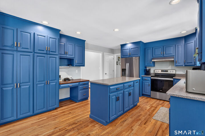 Property Photo:  6 Jean Drive  CT 06333 