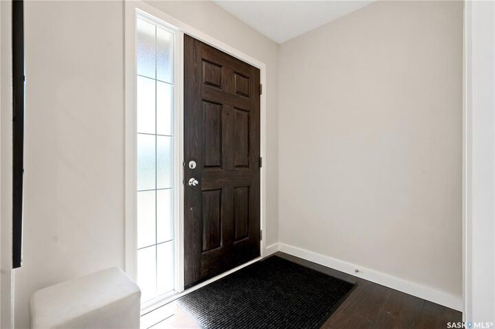 Property Photo: 410 Ledingham Way 313 SK S7V 0C4