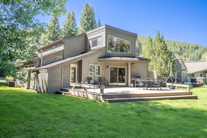 Property Photo: 108 Sunrise Dr ID 83353