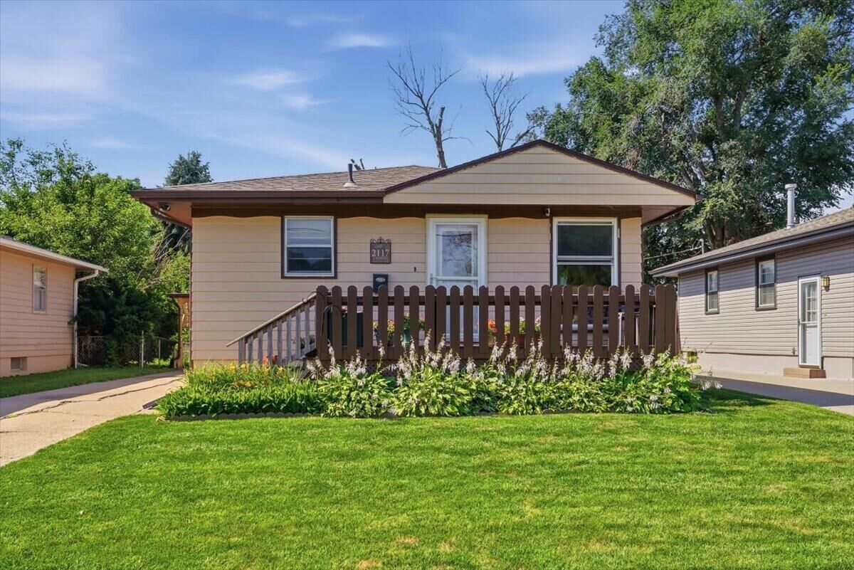 Property Photo:  2117 Avenue L  IA 51501 