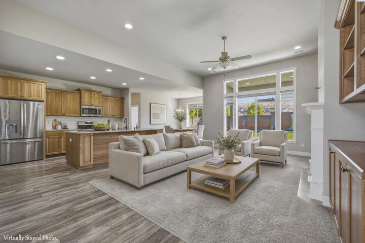Property Photo: 6988 W 31st Ave WA 99338