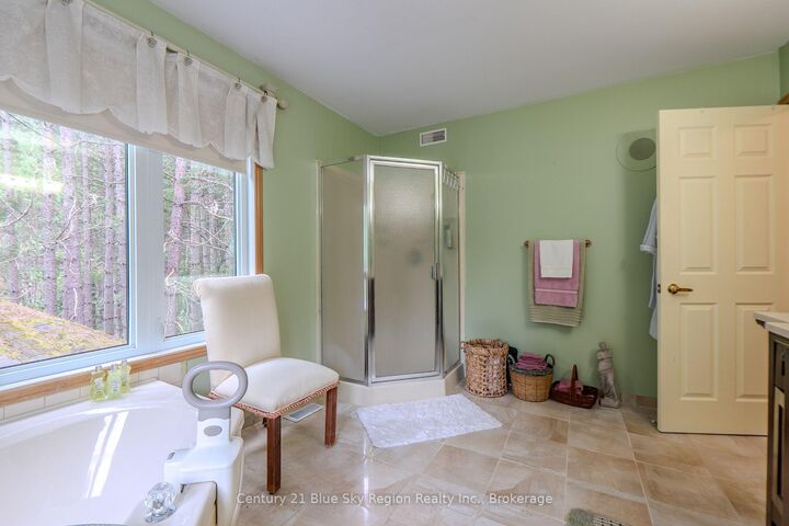 Property Photo: 310 Pinecreek Crescent N ON P0H 1H0