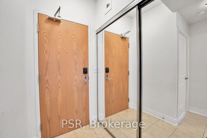 Property Photo:  1910 Lake Shore Boulevard W 903  ON M6S 1A5 