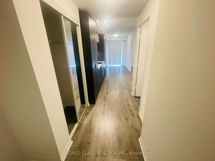 Property Photo:  28 Widmer Street 3622  ON M5V 0T2 
