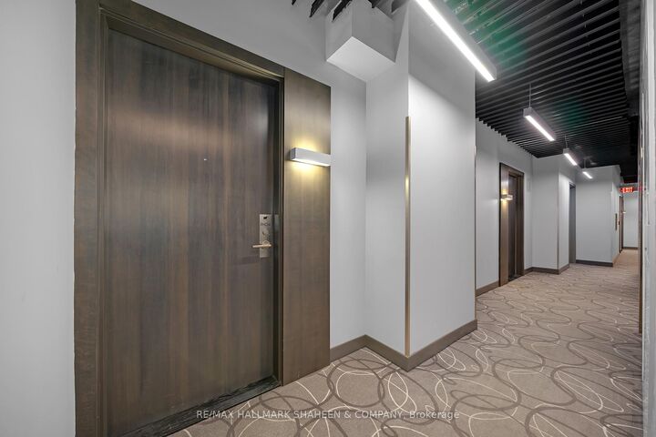 Property Photo:  11 Charlotte Street Ph04  ON M5V 0M6 
