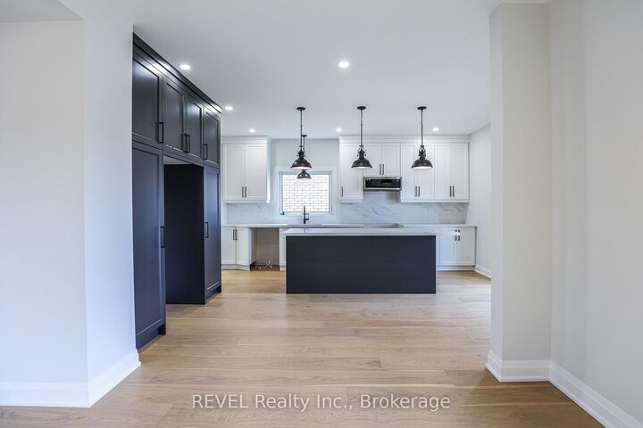 Property Photo: 111 Acacia Road ON L0S 1E6