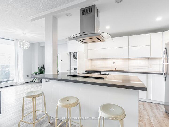 Property Photo: 1210 Radom Street 1409 ON L1W 2Z3