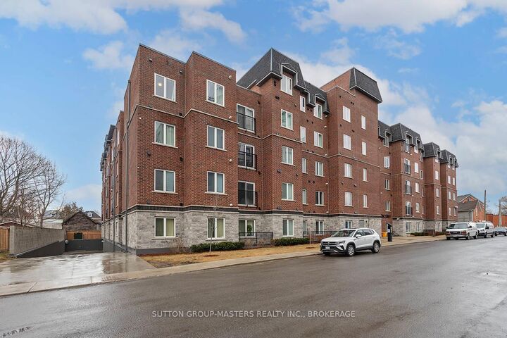 Property Photo: 501 Frontenac Street 413 ON K7K 4L9