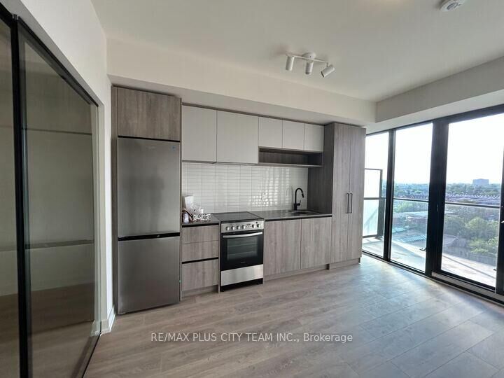Property Photo:  181 Sterling Road 916  ON M6R 0B2 