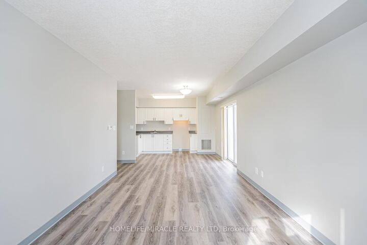 Photo de la propriété:  274 Erb Street W 610  ON N2L 1W2 