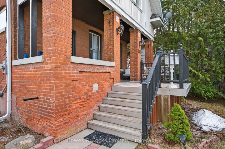 Property Photo:  270 William Street N  ON K9V 4C1 