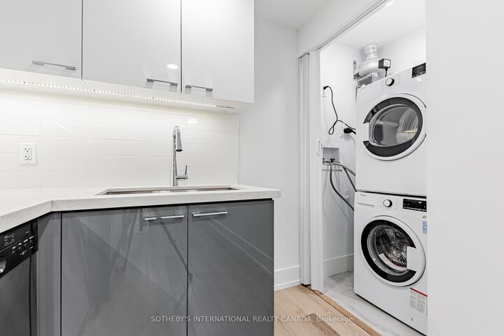 Property Photo:  201 Sherbourne Street N1206  ON M5A 3X1 