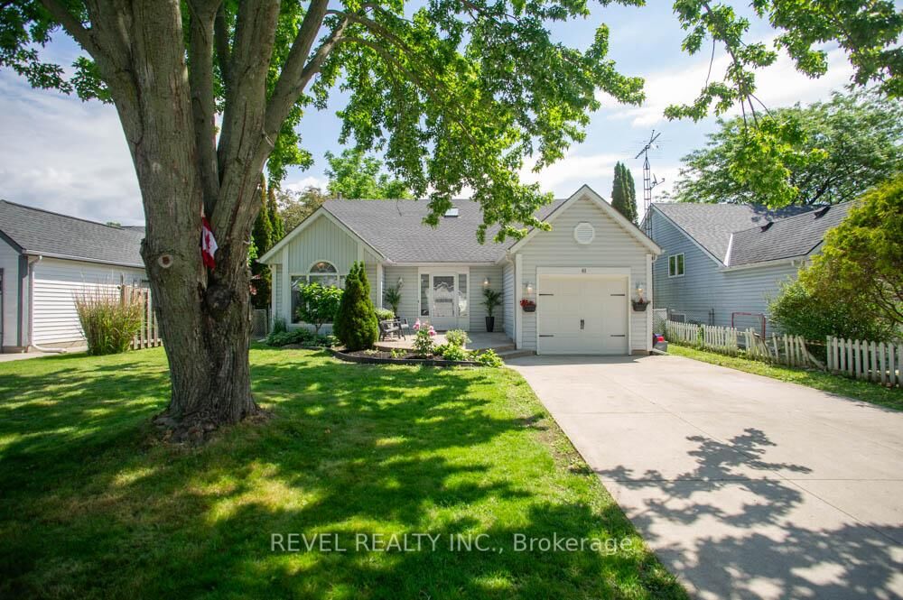 Property Photo:  61 Leslie Avenue  ON N0A 1N4 