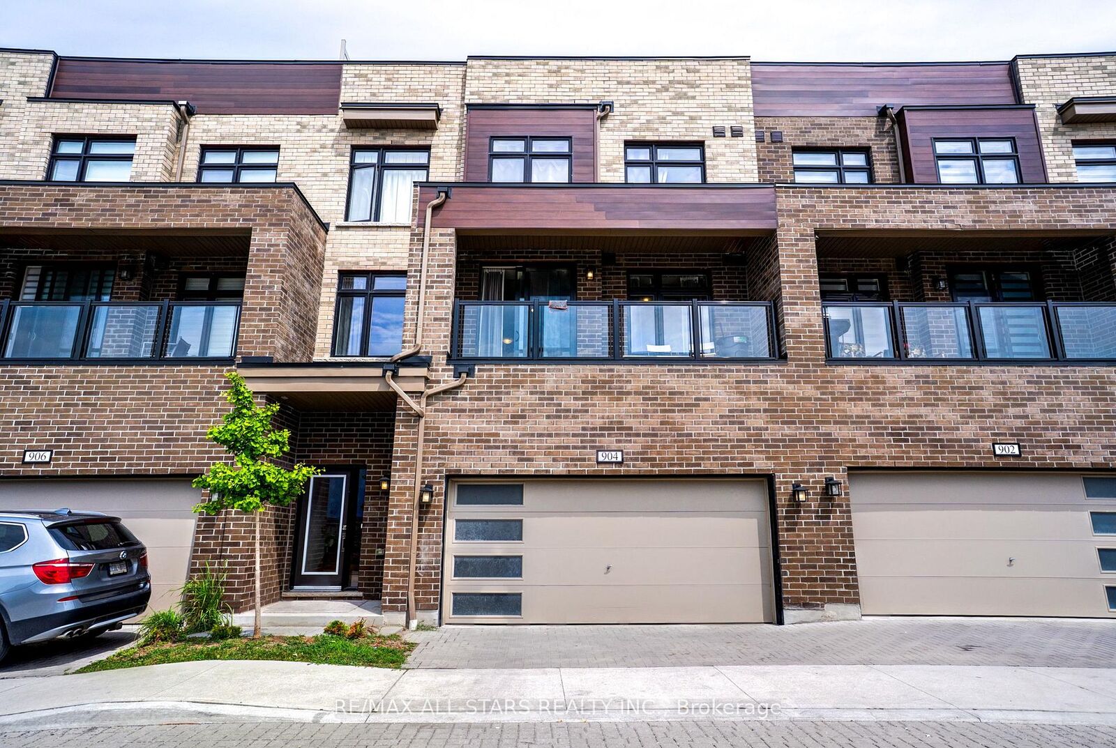 Property Photo: 1865 Pickering Parkway #904 ON L1V 0H2