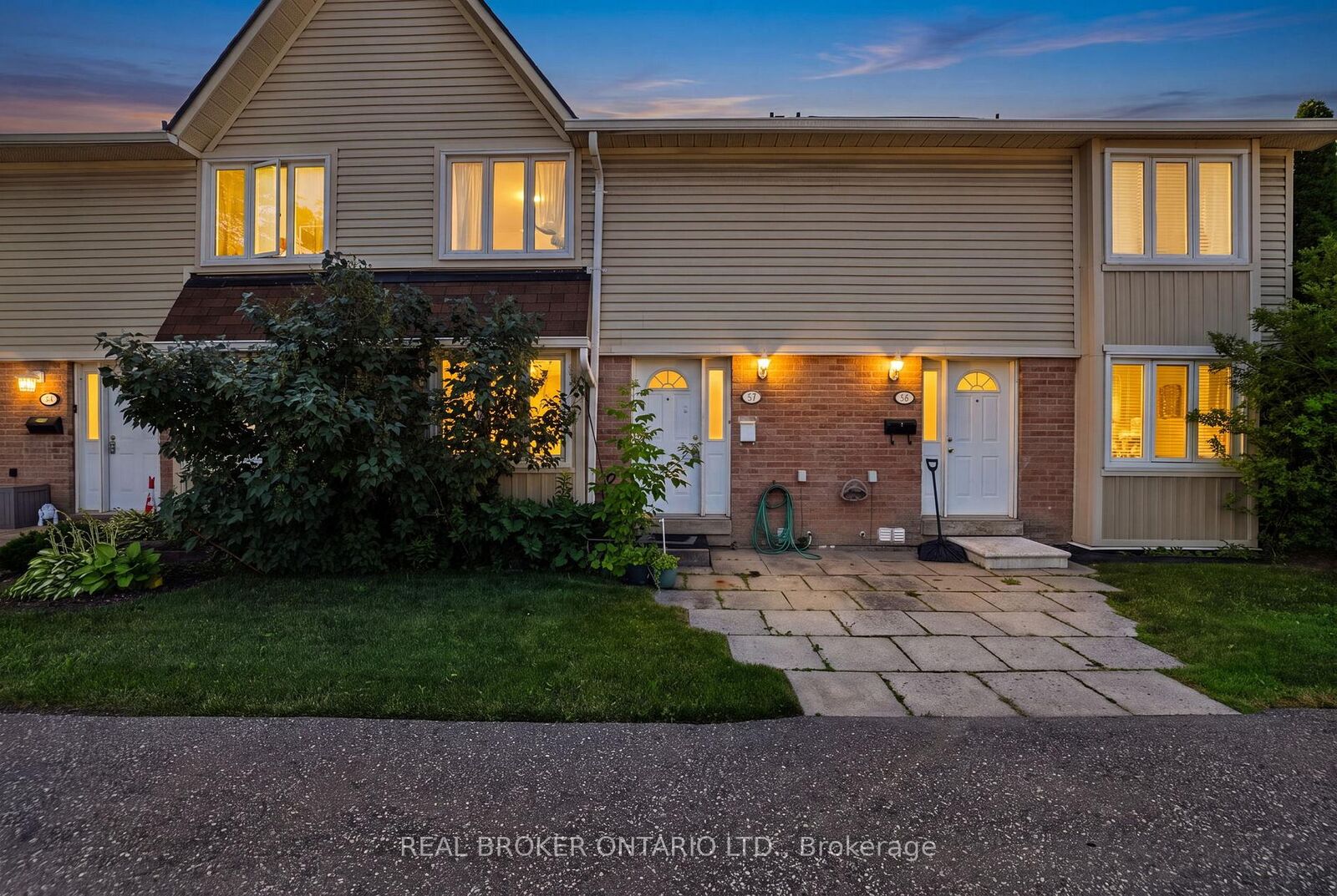 Property Photo:  2079 The Collegeway Drive 57  ON L5L 3M1 