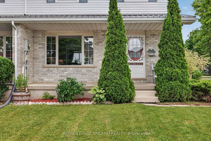 Property Photo: 400 Highview Drive ON N5R 6C6