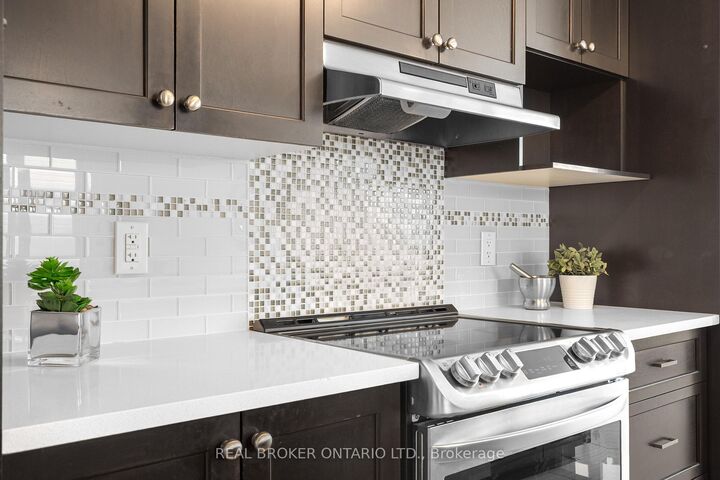 Property Photo: 15 Peever Place ON K7C 0C4